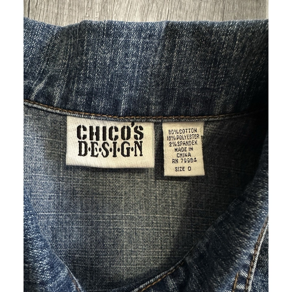 Chico's Design Y2K Denim Jacket Women's Size 0 Medium Wash - Picture 3 of 16